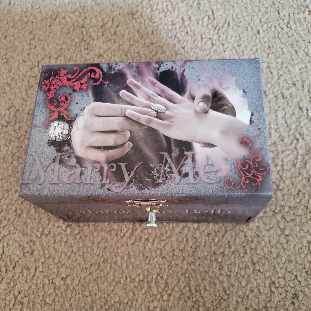 Twilight saga breaking dawn music  jewelry box